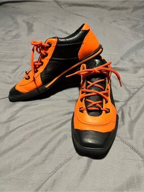 Diesel women’s Black and Orange Low-Top Sneakers